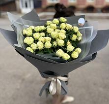 Букет Белые кустовые розы Солинеро в Октябрьском