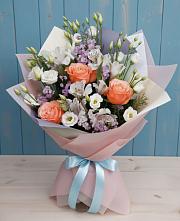 Букет цветов из:  Лизиантусы, Розы, Альстромерии и Гипсофила #REPLACE_PRED# Октябрьском
