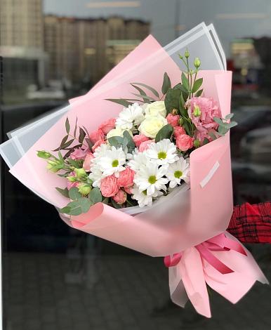 Букет цветов из: Розы, Лизиантусы и Хризантемы в Октябрьском